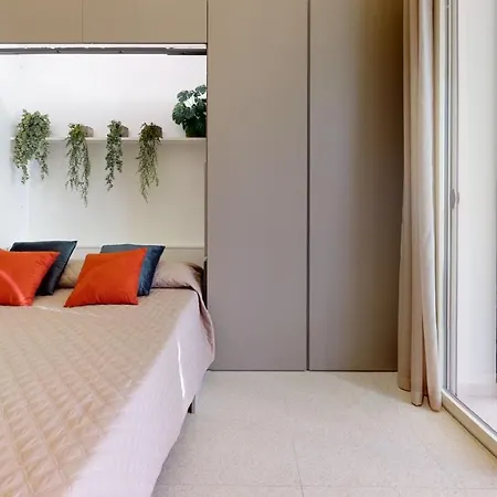 Carletta's Aparta-suite & Guest house *
