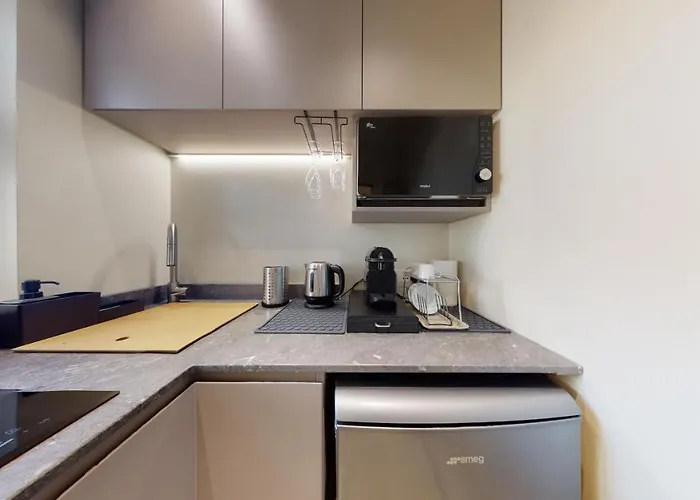 Carletta's Aparta-suite &